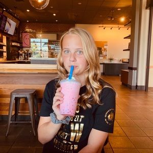 Meet your Posher, Isabella